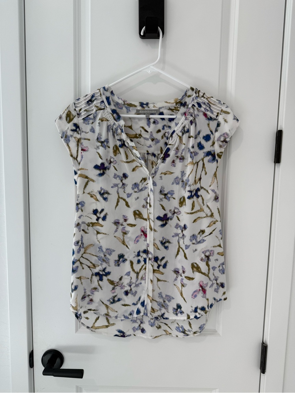 Daniel Rainn White Floral Cap-Sleeve Blouse with Blue and Olive Accents